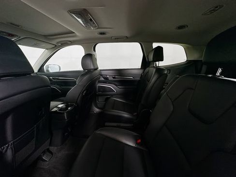 Used 2025 Kia Telluride S FWD image 24