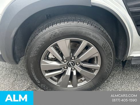 Used 2025 Nissan Pathfinder SV FWD image 20
