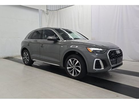 Used 2023 Audi Q5 2.0T Premium w/ Convenience Package AWD/4WD image 3