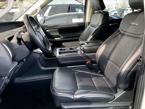 Used 2025 Ford Expedition Max Platinum image 8