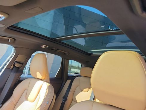 Used 2021 Volvo XC60 T5 Inscription w/ Protection Package Premier image 28