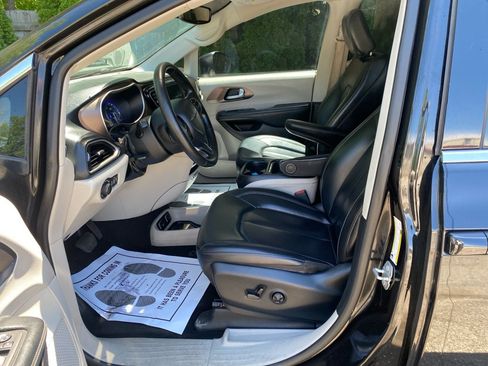 Used 2020 Chrysler Voyager Lxi FWD image 9