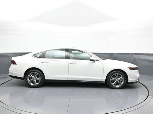 Certified 2024 Honda Accord EX-L image 5