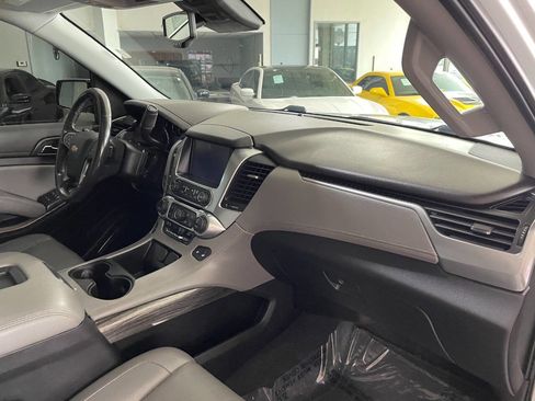 Used 2020 Chevrolet Suburban LT image 36
