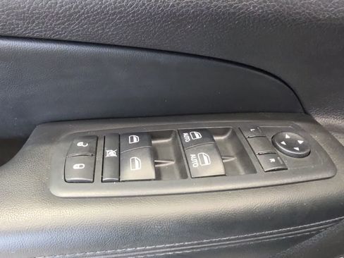 Used 2018 Jeep Grand Cherokee Altitude AWD/4WD image 22
