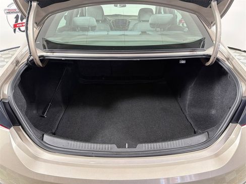 Used 2022 Chevrolet Malibu LT image 18