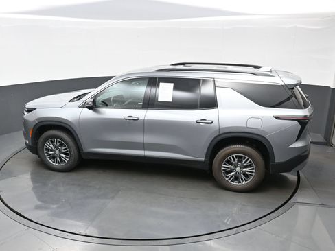Used 2024 Chevrolet Traverse LT AWD/4WD image 37