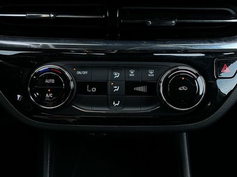 Used 2025 Buick Envista Sport Touring image 26