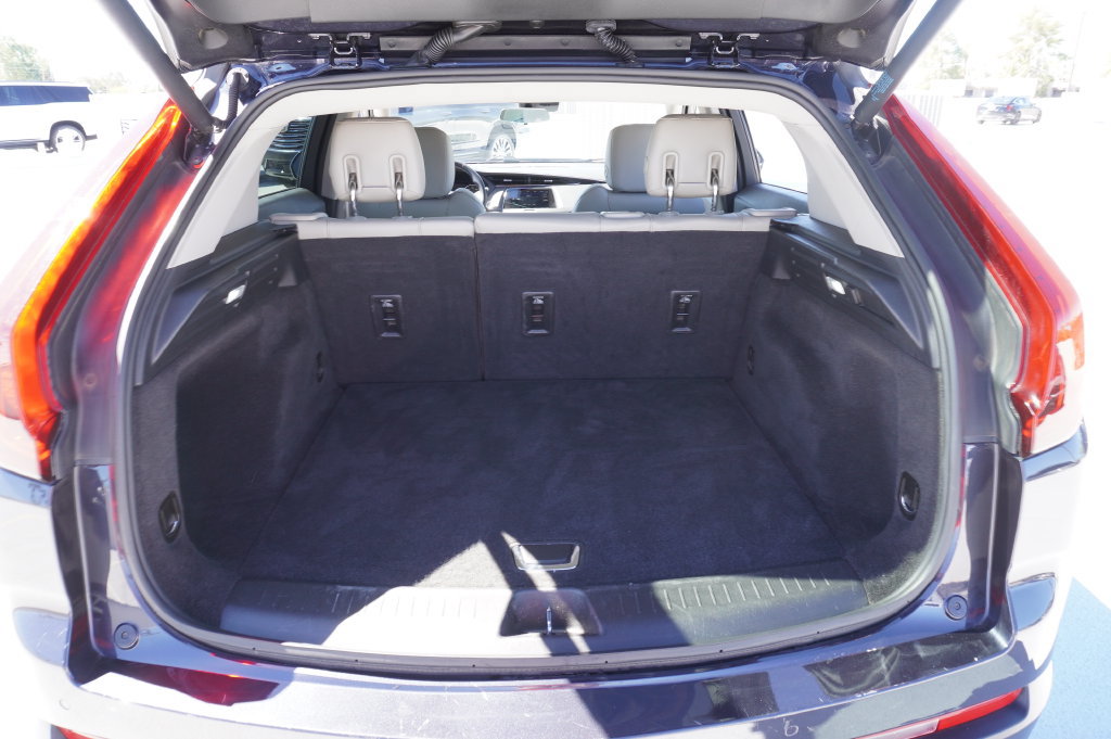 Used 2023 Cadillac XT4 Luxury FWD image 8