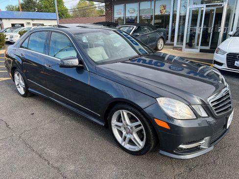 Used 2013 Mercedes-Benz E 350 4MATIC Sedan image 4