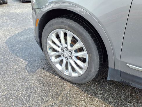 Used 2019 Cadillac XT5 Platinum AWD/4WD image 9