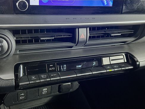Used 2025 Toyota Prius LE image 23