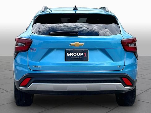 Used 2025 Chevrolet Trax LT w/ Driver Confidence Package FWD image 5