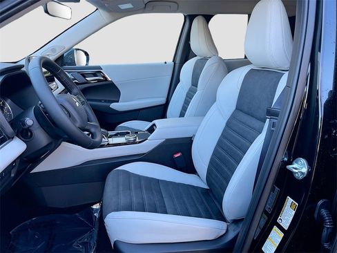 New 2026 Mitsubishi Outlander SE image 22