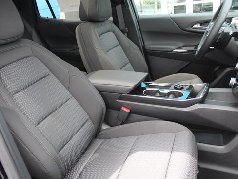 New 2026 Chevrolet Equinox LT w/ Midnight Edition FWD image 16