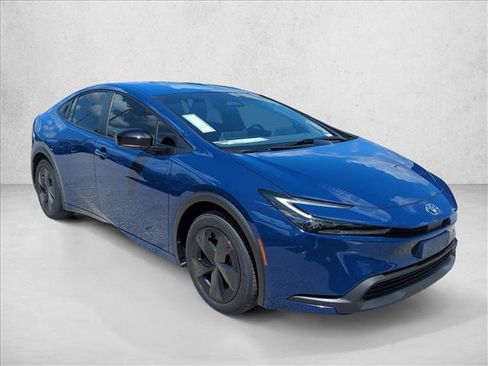 New 2026 Toyota Prius LE FWD image 3