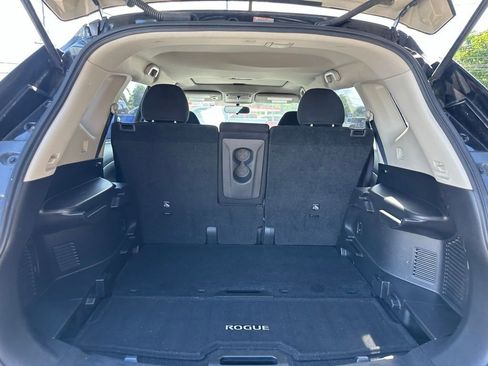 Used 2016 Nissan Rogue S w/ Appearance Package FWD image 5