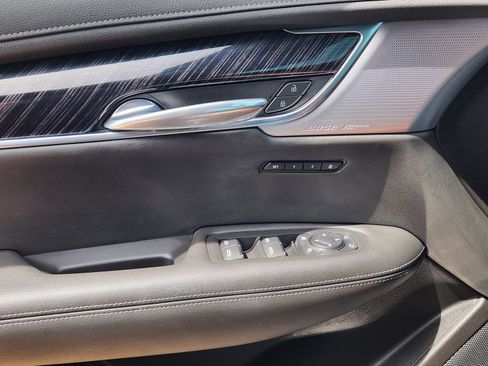 Used 2023 Cadillac XT6 Premium Luxury FWD image 26