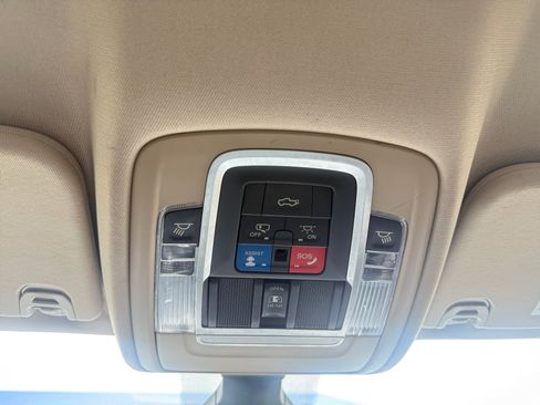 Used 2019 RAM 1500 Laramie AWD/4WD image 14