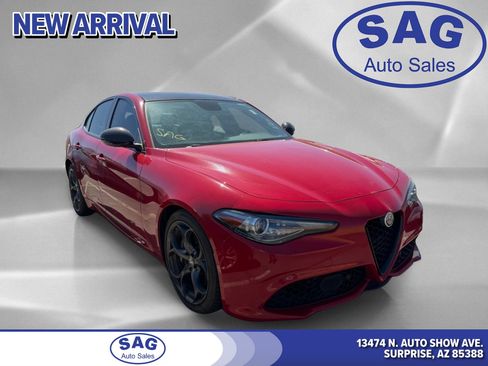 Used 2018 Alfa Romeo Giulia Ti Sport w/ Quick Order Package 22U Sport RWD image 1