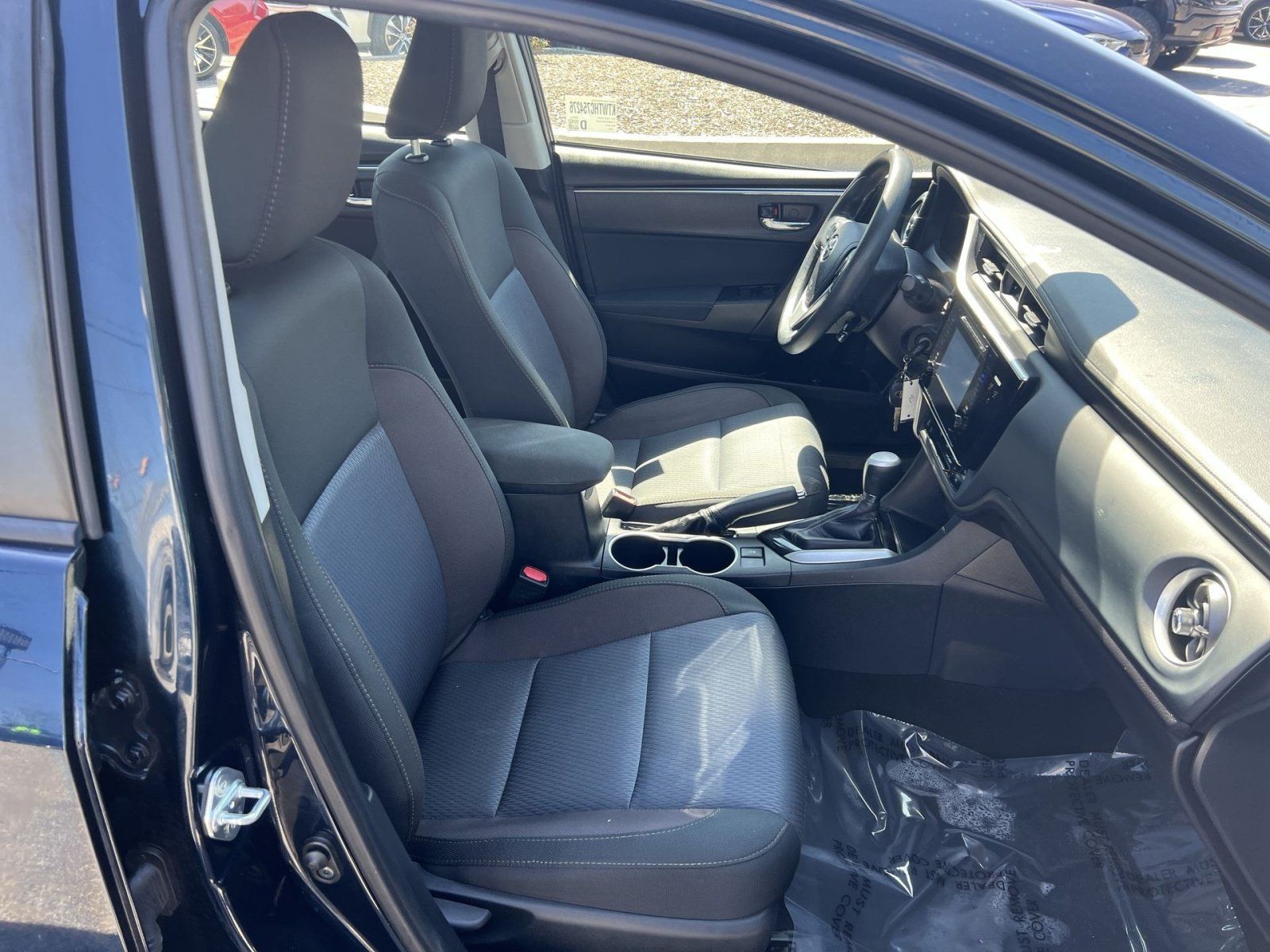 Used 2017 Toyota Corolla LE FWD image 24