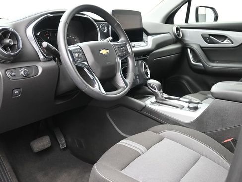 Used 2025 Chevrolet Blazer LT w/ Convenience Package AWD/4WD image 9