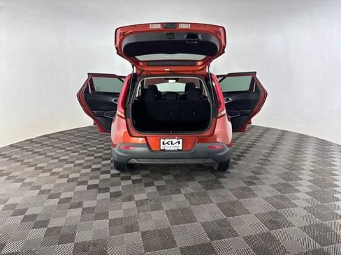 Used 2022 Kia Soul LX w/ Technology Package FWD image 17