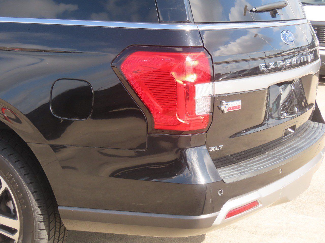 Used 2022 Ford Expedition Max XLT RWD image 16