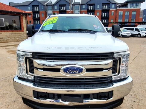 Used 2017 Ford F250 XLT image 2
