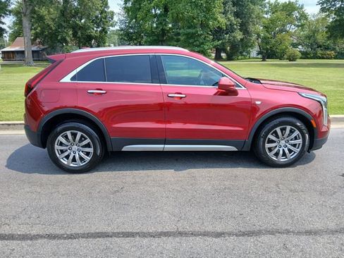 Used 2020 Cadillac XT4 Premium Luxury w/ Cold Weather Package FWD image 18