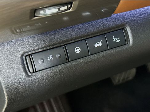 Used 2024 Nissan Pathfinder Platinum w/ Cargo Package AWD/4WD image 9