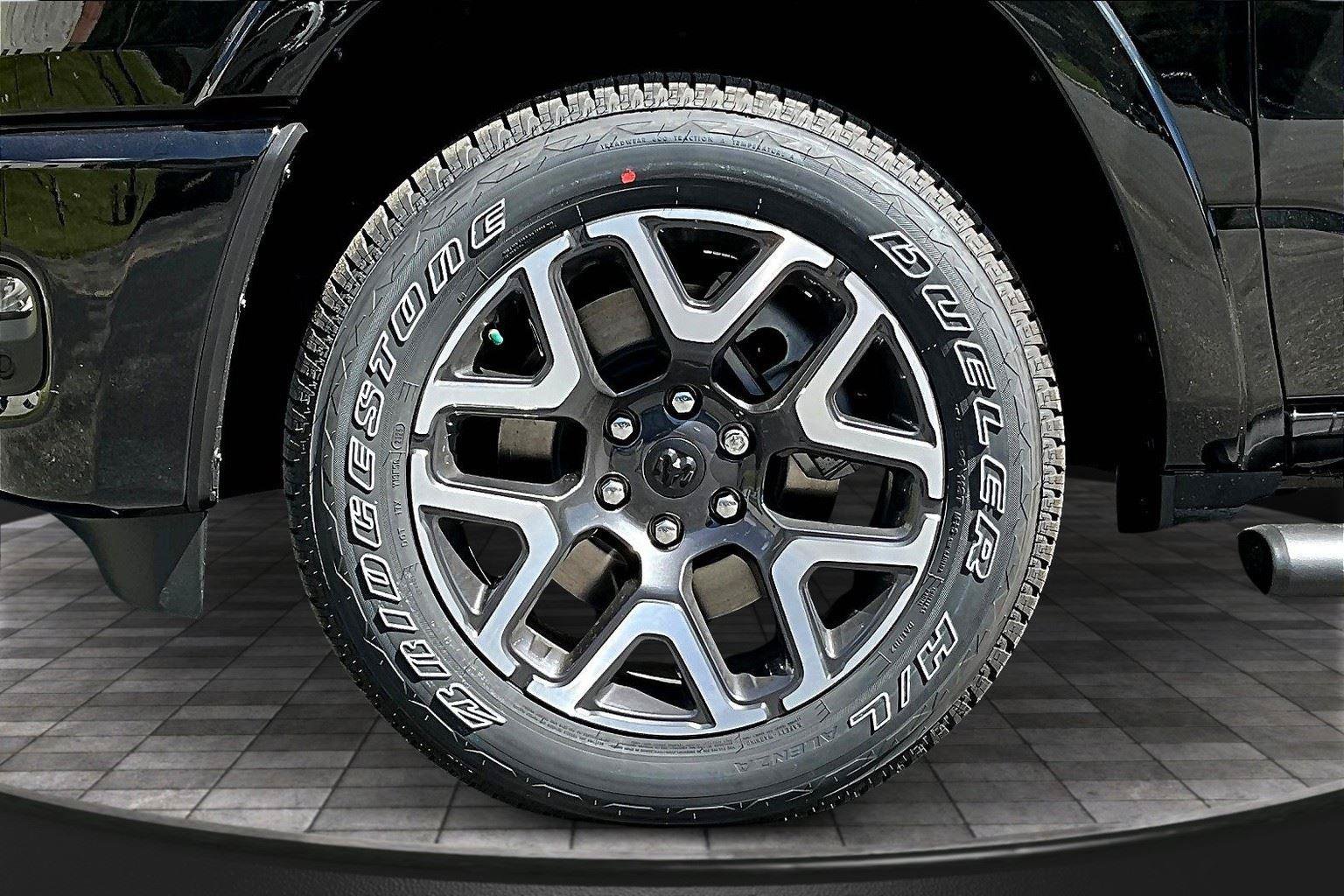 New 2026 RAM 1500 Laramie AWD/4WD image 11