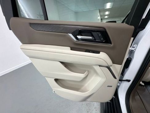 New 2026 GMC Yukon Denali image 9