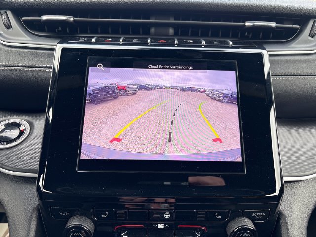 Used 2025 Jeep Grand Cherokee Altitude AWD/4WD image 17