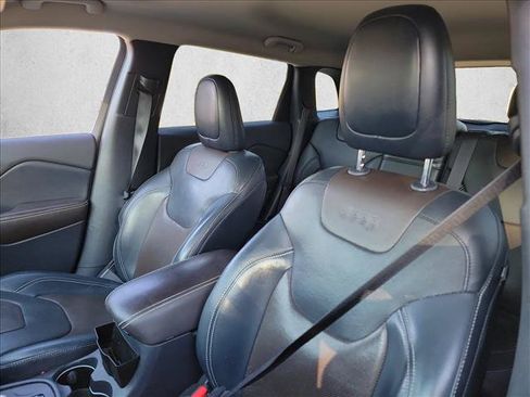 Used 2014 Jeep Cherokee Limited w/ Luxury Group FWD image 10