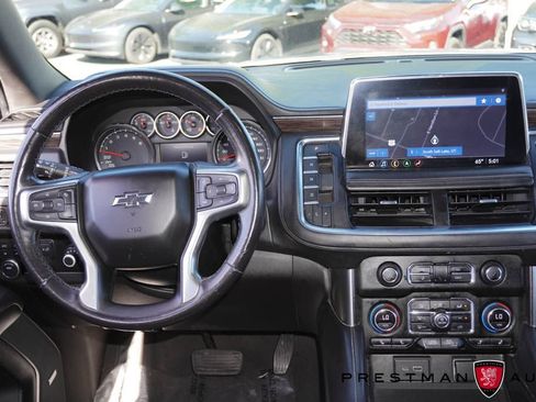 Used 2021 Chevrolet Tahoe Z71 w/ Luxury Package AWD/4WD image 2