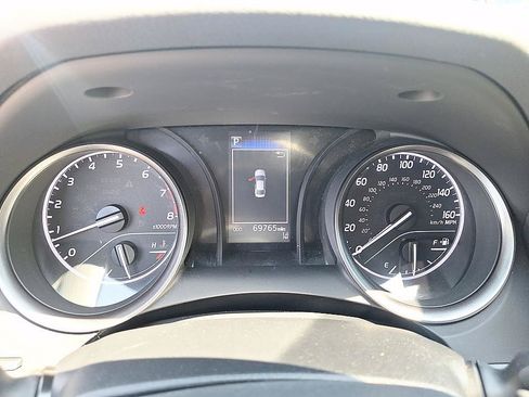 Used 2023 Toyota Camry SE FWD image 14