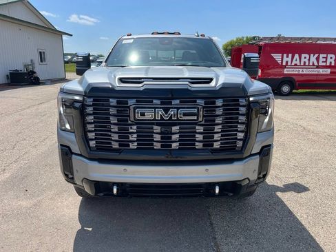 New 2026 GMC Sierra 2500 Denali Ultimate w/ LPO, Black Badging Package AWD/4WD image 2