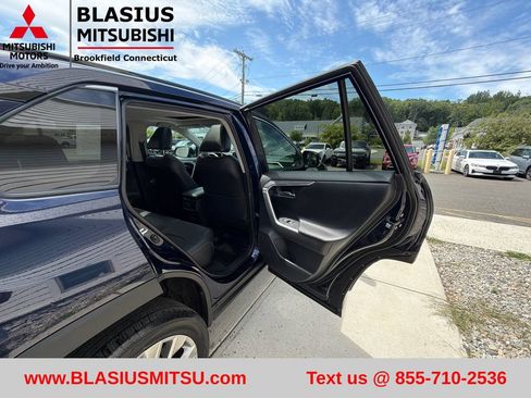 Used 2023 Toyota RAV4 XLE AWD/4WD image 48