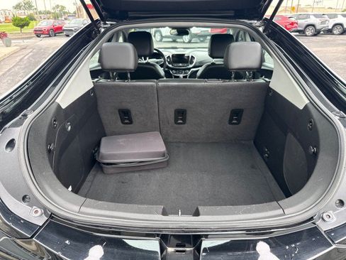 Used 2017 Chevrolet Volt Premier FWD image 26