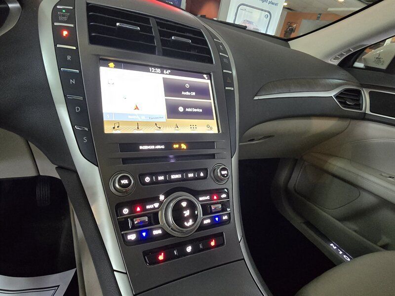 Used 2018 Lincoln MKZ Select w/ Select Plus Package AWD/4WD image 26