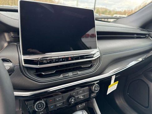 New 2026 Jeep Compass Latitude image 20