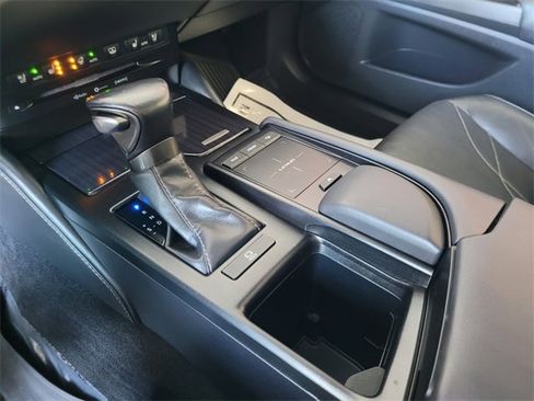 Used 2019 Lexus ES 350 Luxury image 25