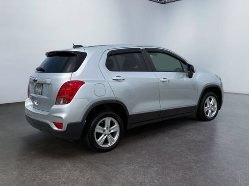 Used 2020 Chevrolet Trax LS w/ Tint and Cruise Package FWD image 3