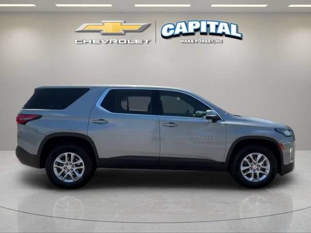 Used 2023 Chevrolet Traverse LS w/ Safety Package FWD image 7