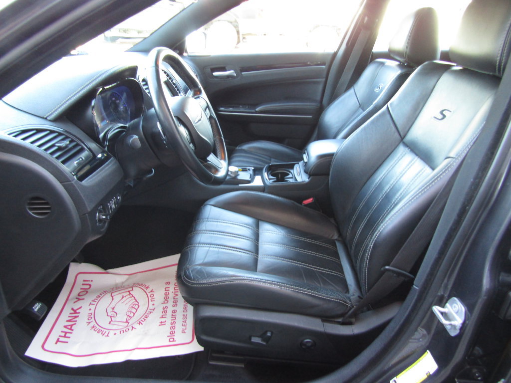 Used 2019 Chrysler 300 S AWD/4WD image 20
