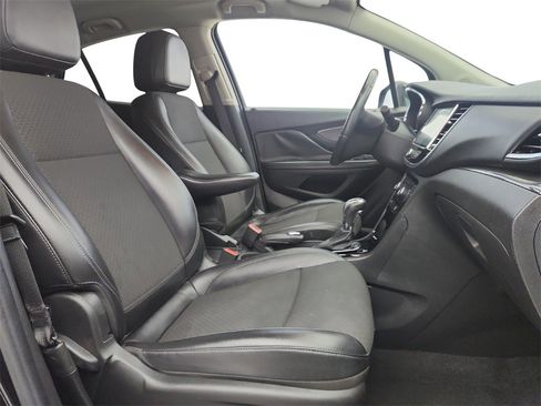 Used 2021 Buick Encore Preferred image 24