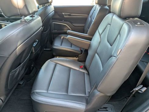 Used 2025 Kia Telluride S image 26