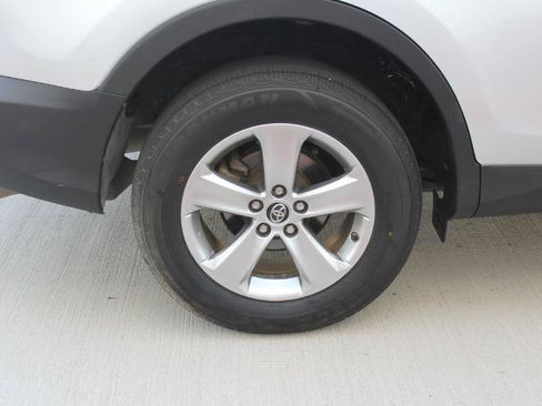Used 2015 Toyota RAV4 XLE AWD/4WD image 32