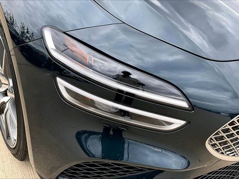 Used 2025 Genesis G70 2.5T image 27
